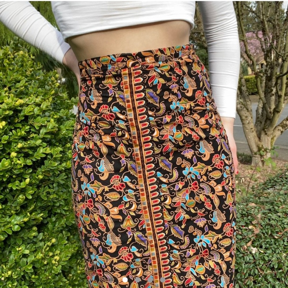 Funky paisley print abstract skirt 🧶